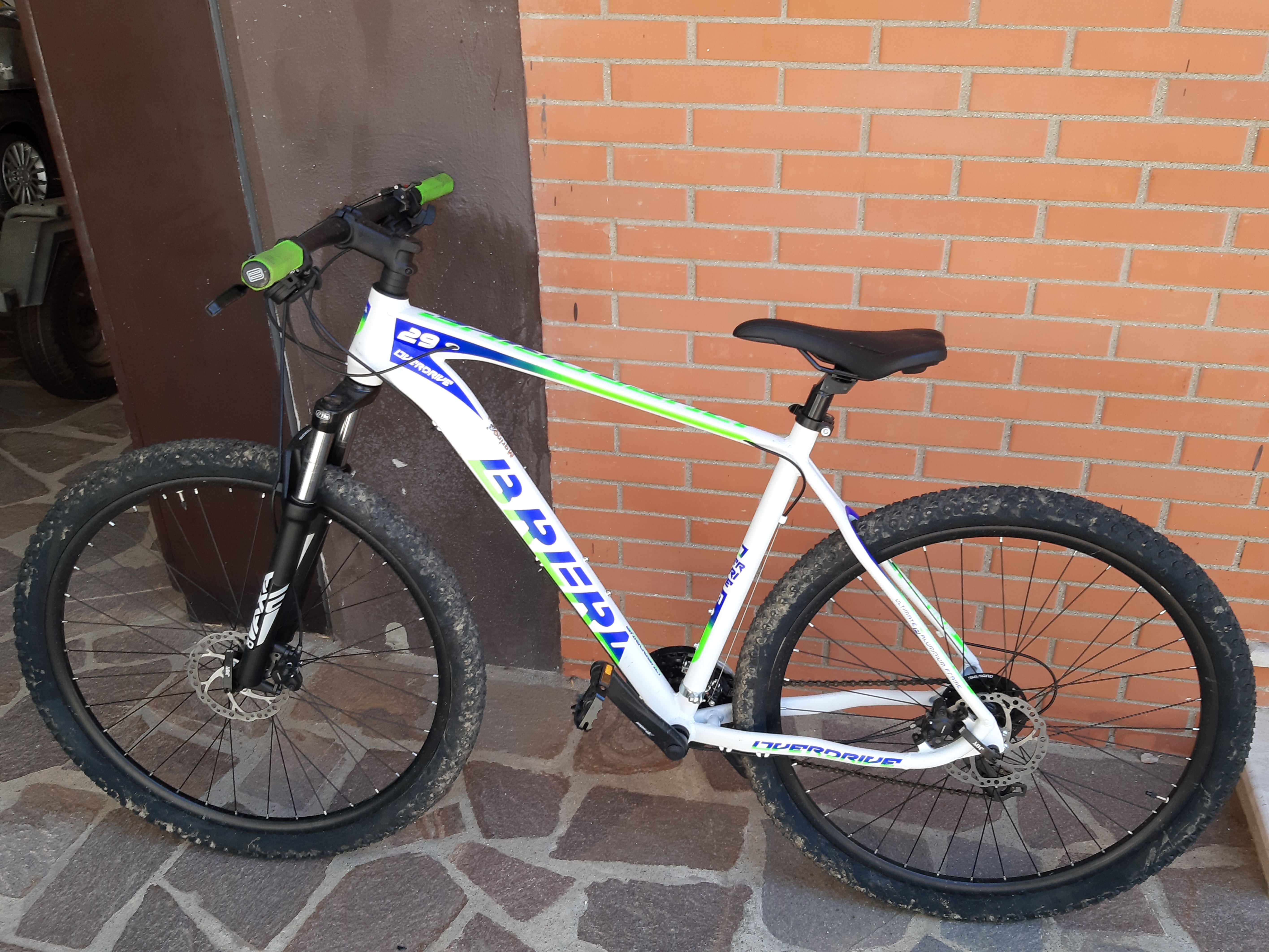 Bici mtb 29 tripla corona 27 rapporti blocco forcella