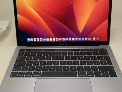 MacBook Pro 13" Display Retina