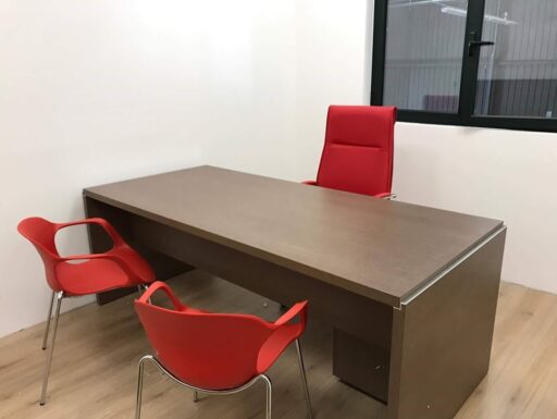 Arredo per ufficio direzionale nuovo imballato