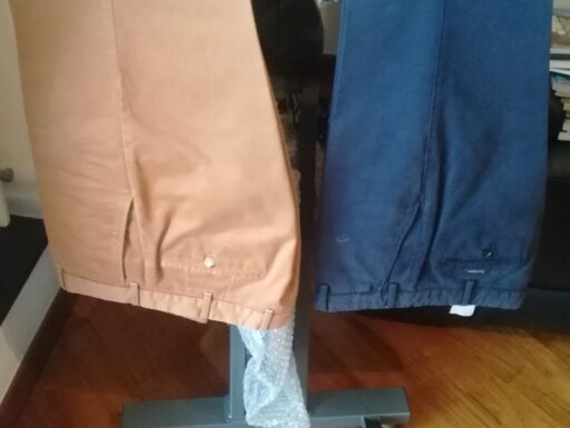 Pantaloni in cotone sportivi ed eleganti