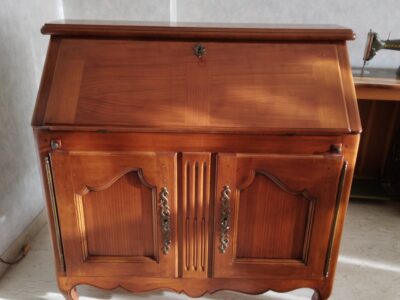 Secretaire con antine