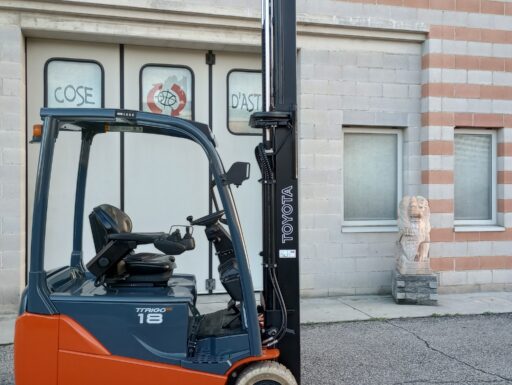 Muletto elettrico – Toyota Traigo 48-18; capacità 1.800 kg