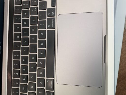 MacBook Pro 13.3 M1/8gb/256Gb ssd Garanzia 1 Anno