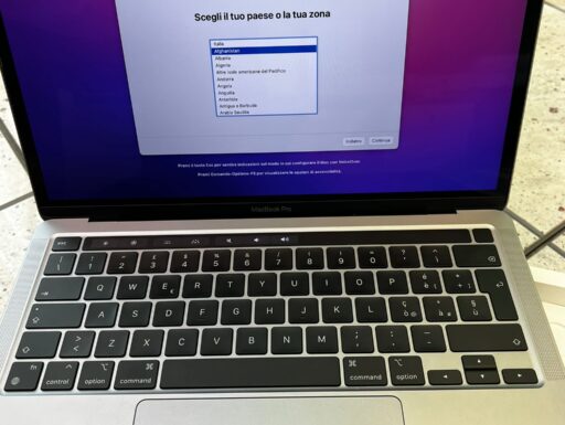 MacBook Pro 13.3 M1/8gb/256Gb ssd Garanzia 1 Anno