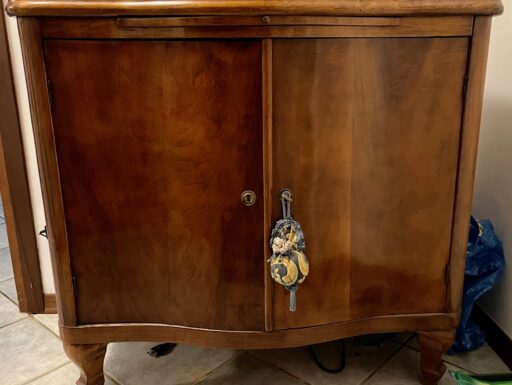 Credenza due ante stile Luigi XIV