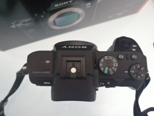 Mirrorless A7 II (solo corpo) Usato come nuovo.