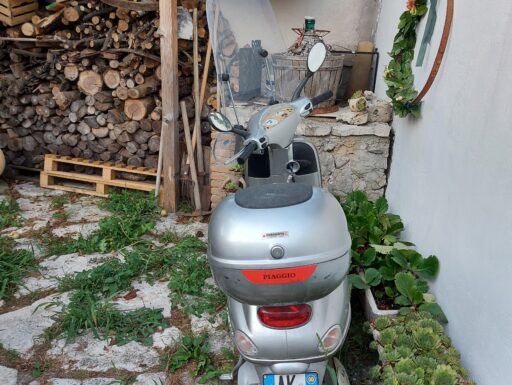 Vespa et4 150