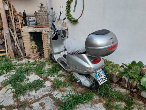 Vespa et4 150