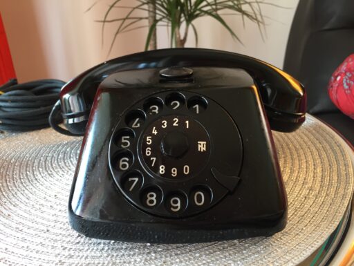 Telefono antico vintage bachelite nero