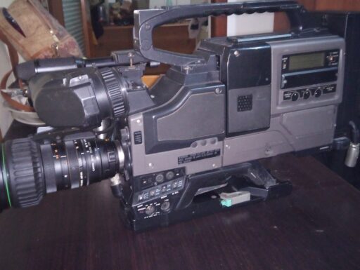 Videocamera jcv 3ccd s vhs gy