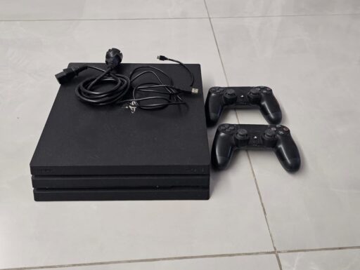 Playstation 4 pro, 1tb, doppio joypad