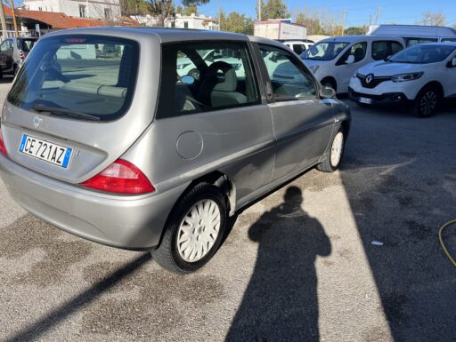 Lancia y elefantino rosso