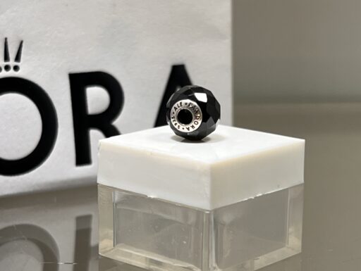 Pandora charm nero collezione essence strength forza onice