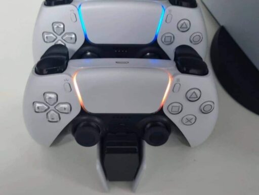 Ps5 disco + 2 controller + cuffie + 5 giochi