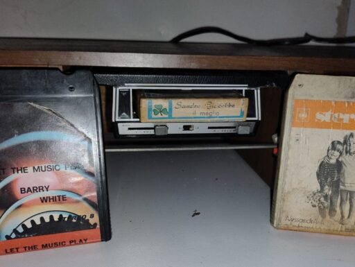 Lettore stereo 8 sarem con 3 cassette