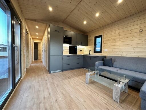 Nuova casa mobile. 10,5 x 3,8 m