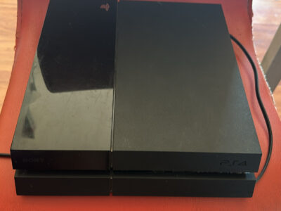 Play station 4 ( console )