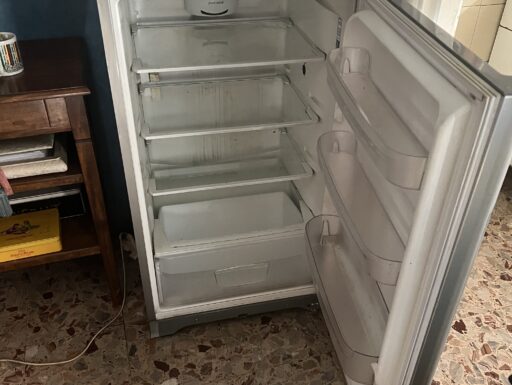 Frigo perfettamente funzionante 60x60/150h