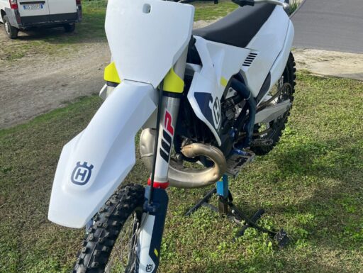 Moto da cross husqvarna 250