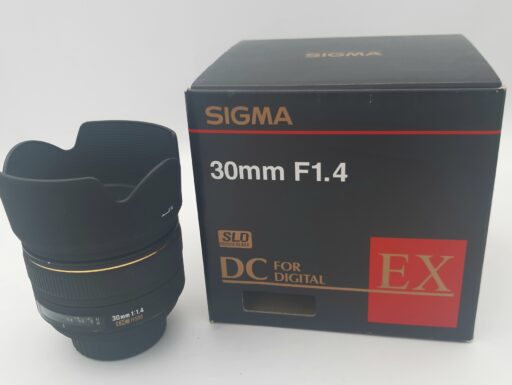 Sigma 30mm f/1.4 dc hsm ex per nikon usato