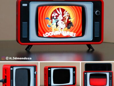 Porta cellulare a forma di tv vintage, stampato in 3d